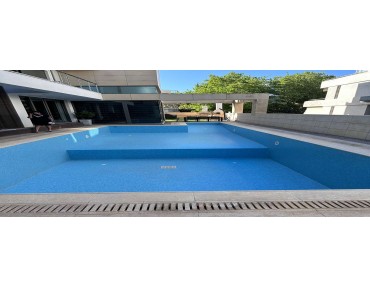 Ανακατασκευή πισίνας στη Βάρη