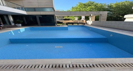 Ανακατασκευή πισίνας στη Βάρη