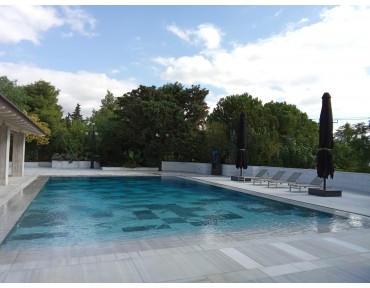 Πισίνα με επένδυση μαρμάρου